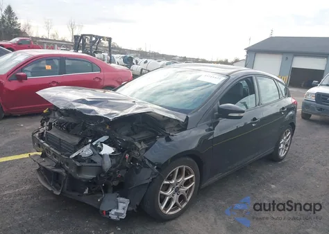 2015 Ford Focus Se z USA, uszkodzony, nr VIN 1FADP3K2XFL379082